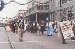 Dickens_Parade_2001_3.jpg (40022 bytes)